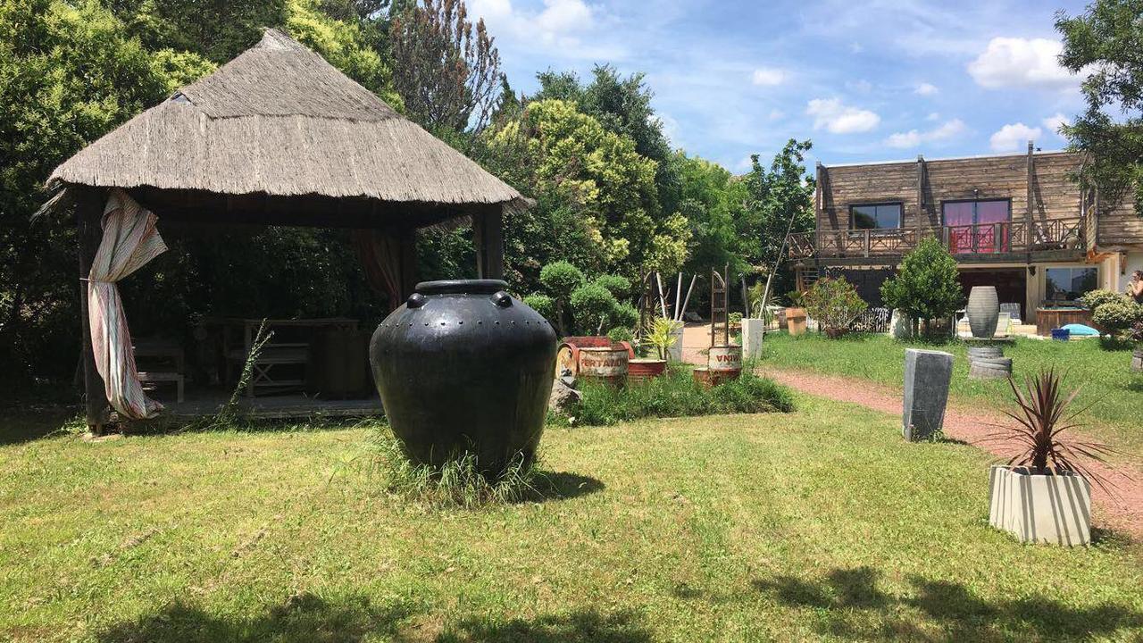 Esprit D'Ailleurs Bed & Breakfast Baillargues Exterior photo